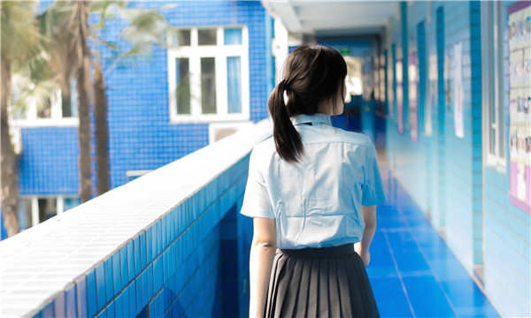 卧龙如何找到一个可以帮助我生孩子的女人？